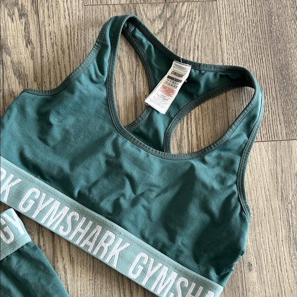 Gymshark Workout Set - Picture 2 of 4